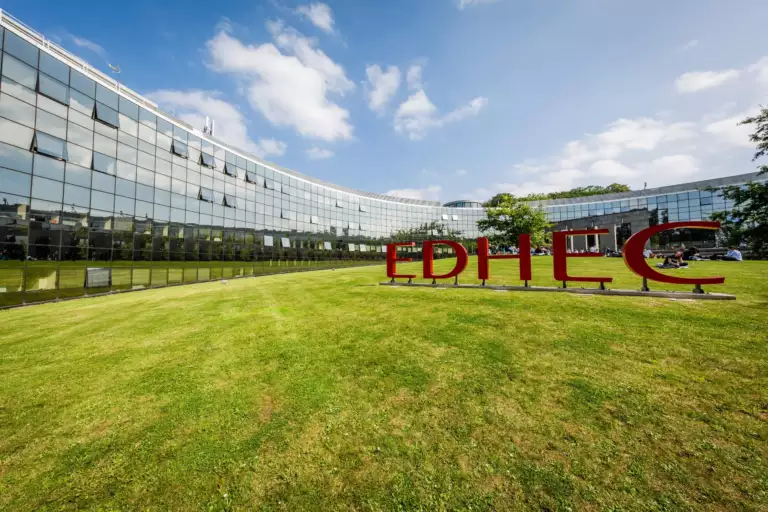 Découvre la journée portes ouvertes de l’EDHEC Business School le 25 janvier 2025 !
