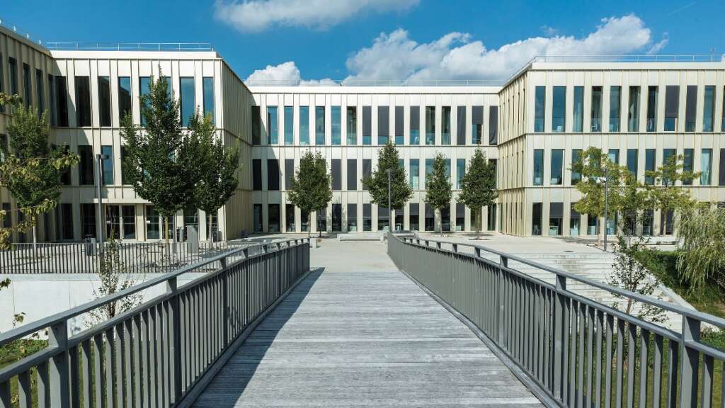 Prix des écoles de commerce : frais 2026 et premiers tarifs 2027